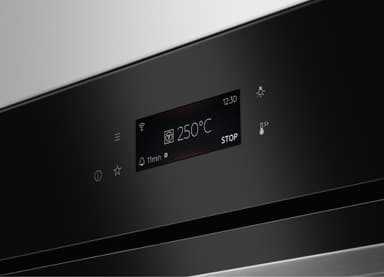 AEG Serie 9000 Inbyggnadsugn BS881K (Svart)