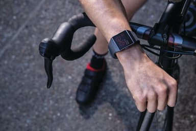 Fitbit Ionic smartwatch (mörkgrå/ljusgrå)