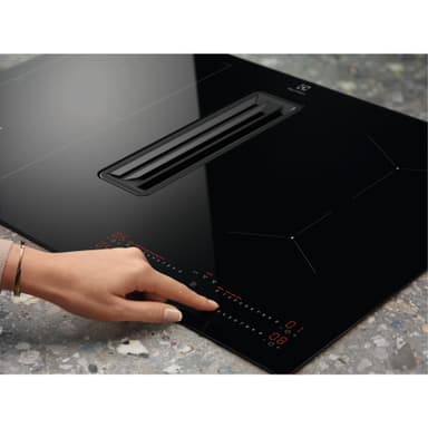 Electrolux Serie 600 Induktionshäll med fläkt HHOB865S (78cm)