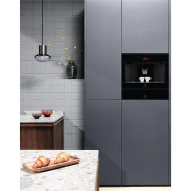 Electrolux Serie 900 Helautomatisk Kaffemaskin EBC85H (integrerad)