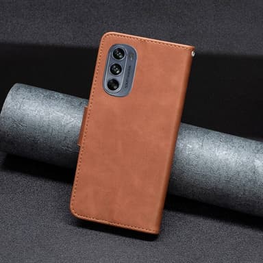 SKALO Motorola Moto G62 5G Plånboksfodral i PU-Läder - Brun