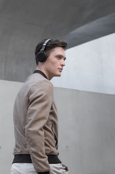 Onkyo trådlösa on-ear Hörlurar H500BTB (svart)