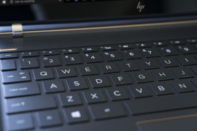 HP Spectre 13-af001no 13.3 bärbar dator (koppar)