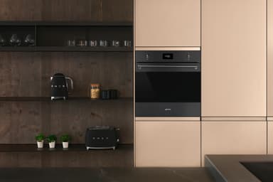 Smeg Serie Classic Inbyggnadsugn SFP6301TNNO (svart)