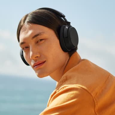 Sennheiser Accentum trådlösa around-ear hörlurar (svart)