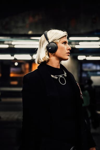 Jays u-Jays Trådlösa on-ear Hörlurar (svart)