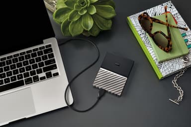 WD My Passport Ultra 1 TB extern hårddisk (svart/grå)