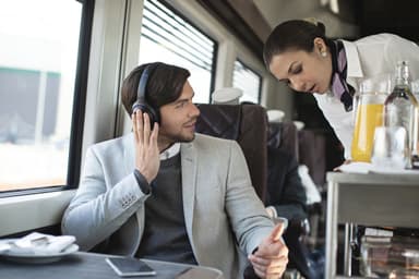 Sony trådlösa around-ear hörlurar WH-1000XM3 (svart)
