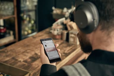 Sony h.ear trådlösa around-ear hörlurar WH-H900N (svart)