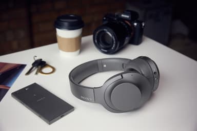 Sony h.ear trådlösa around-ear hörlurar WH-H900N (svart)