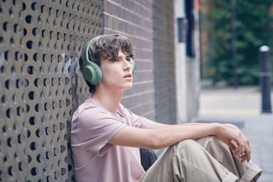 Sony h.ear trådlösa around-ear hörlurar WH-H900N (grön)