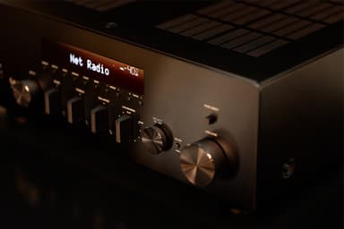 Yamaha RN600A 2.0 nätverksstereomottagare (svart)