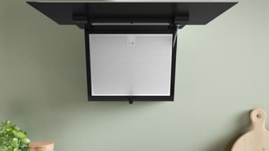 Bosch Serie 4 Vägghängd Köksfläkt DWK67FN60 (klarglas-svart 60 cm)