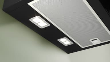 Bosch Serie 4 Vägghängd Köksfläkt DWK87FN60 (klarglas-svart 80 cm)
