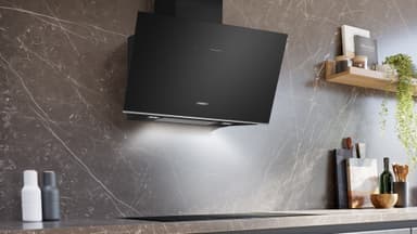 Siemens IQ700 Vägghängd Köksfläkt LC91KLT60  (svart 90 cm)