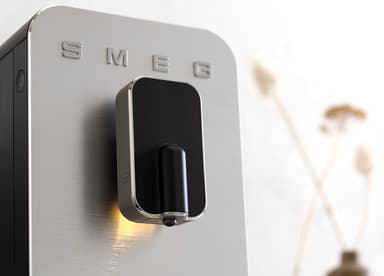 Smeg Helautomatisk Kaffemaskin BCC01BLPMEU