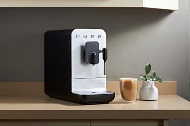 Smeg espressomaskin BCC12BLMEU (svart)