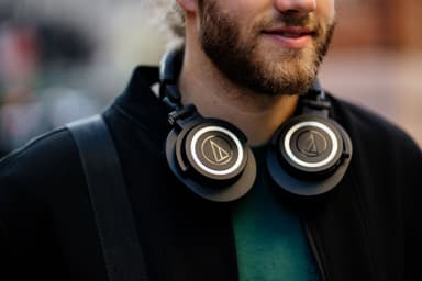 Audio Technica trådlösa around-ear hörlurar ATH-M50xBT (svart)