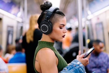 Audio Technica trådlösa around-ear hörlurar ATH-M50xBT (svart)