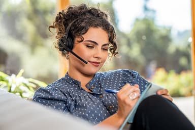 HP Poly Savi 8210-M headset med bas