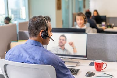 HP Poly Savi 8210-M headset med bas