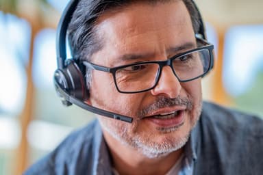 HP Poly Savi 8220-M headset med bas