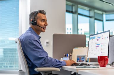 HP Poly Savi 8210-M headset med bas