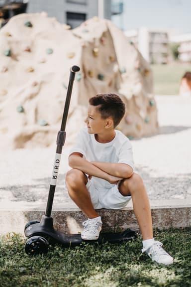 Birdie Glow barnscooter VA00057 (jet black)