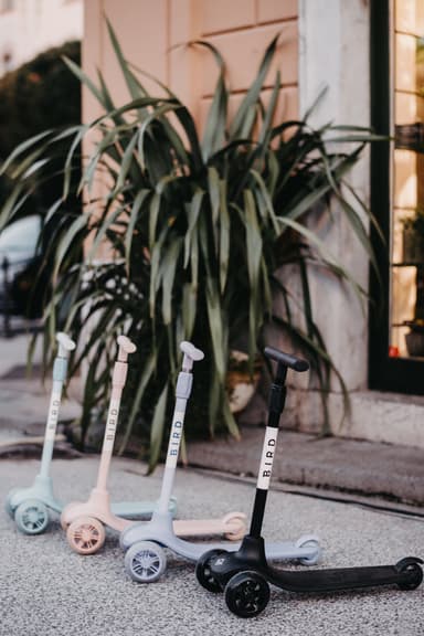 Birdie Glow barnscooter VA00057 (jet black)