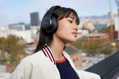 JBL LIVE 500BT trådlösa around-ear hörlurar (svart)