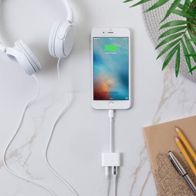 Belkin 3.5mm audio + charge Rockstar laddadapter