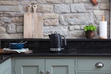 Russell Hobbs vattenkokare RH2436170 (svart)