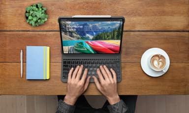 Logitech Slim Folio Pro tangentbordsfodral för 11-tums iPad Pro