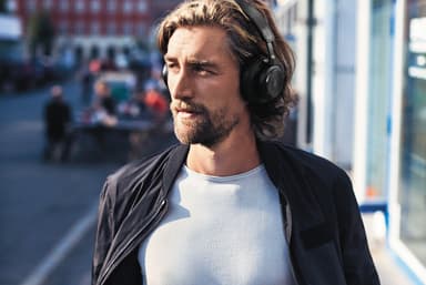 B&O Beoplay H9 trådlösa around-ear hörlurar (svart)