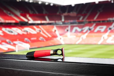 Remington DuraBlade Manchester United Edition skäggtrimmer MB055