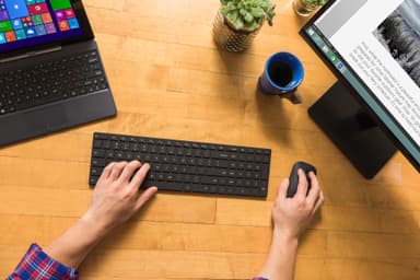 Microsoft Designer Bluetooth Desktop tangentbord och mus