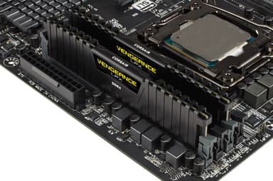Corsair Vengeance DDR4 RAM 16 GB