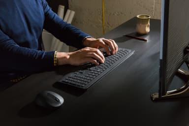 Microsoft Sculpt Comfort Desktop tangentbord och mus