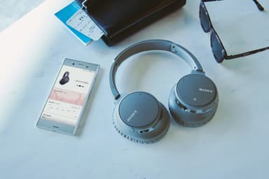 Sony WH-CH700N trådlösa on-ear hörlurar (grå)