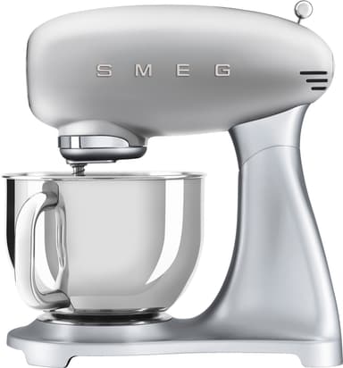 Smeg köksmaskin SMF02SVEU (silver)