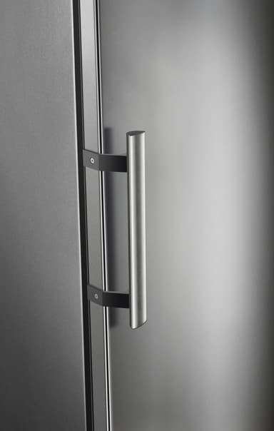 Electrolux kylskåp ERF4114AOX