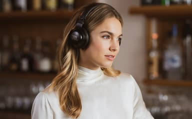 JBL CLUB 700BT trådlösa on-ear hörlurar (svart)