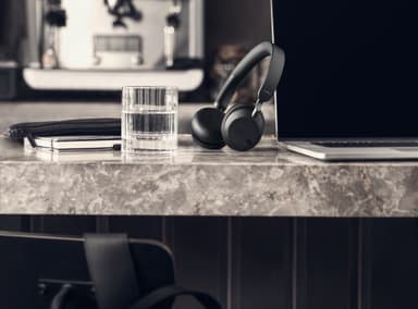 Jabra Elite 45h trådlösa on-ear hörlurar (titan svart)