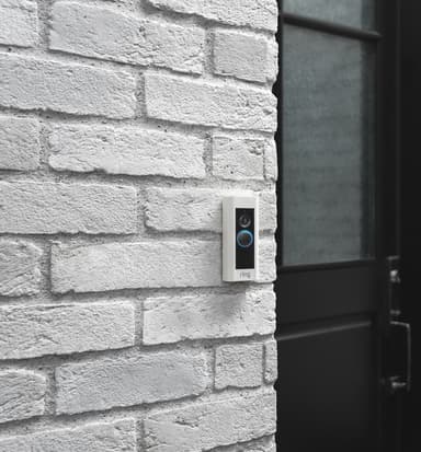 Ring Video Doorbell Pro smart dörrklocka med kamera