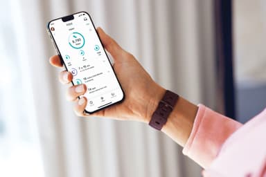 Fitbit Charge 4 activity tracker (rosenträ)