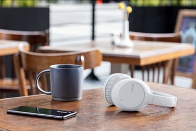 Sony WH-CH710 trådlösa around-ear hörlurar (vit)