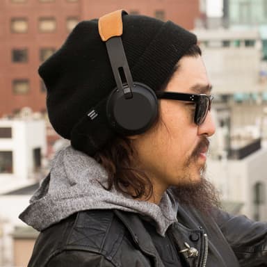 Skullcandy Grind trådlösa on-ear hörlurar (svart/brun)