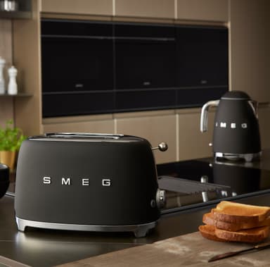Smeg brödrost TSF01BLMEU (mattsvart)
