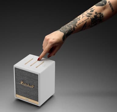 Marshall Uxbridge Voice högtalare med Google Assistant (vit)