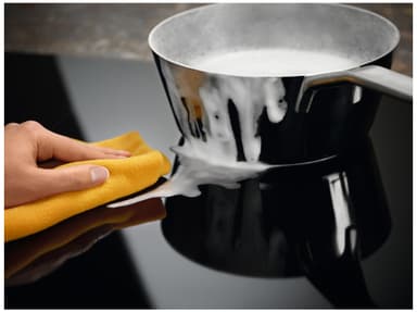 Electrolux  induktionshäll med inbyggd fläkt KIC844I